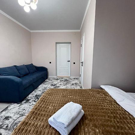 Maral Guesthouse Каракол Экстерьер фото