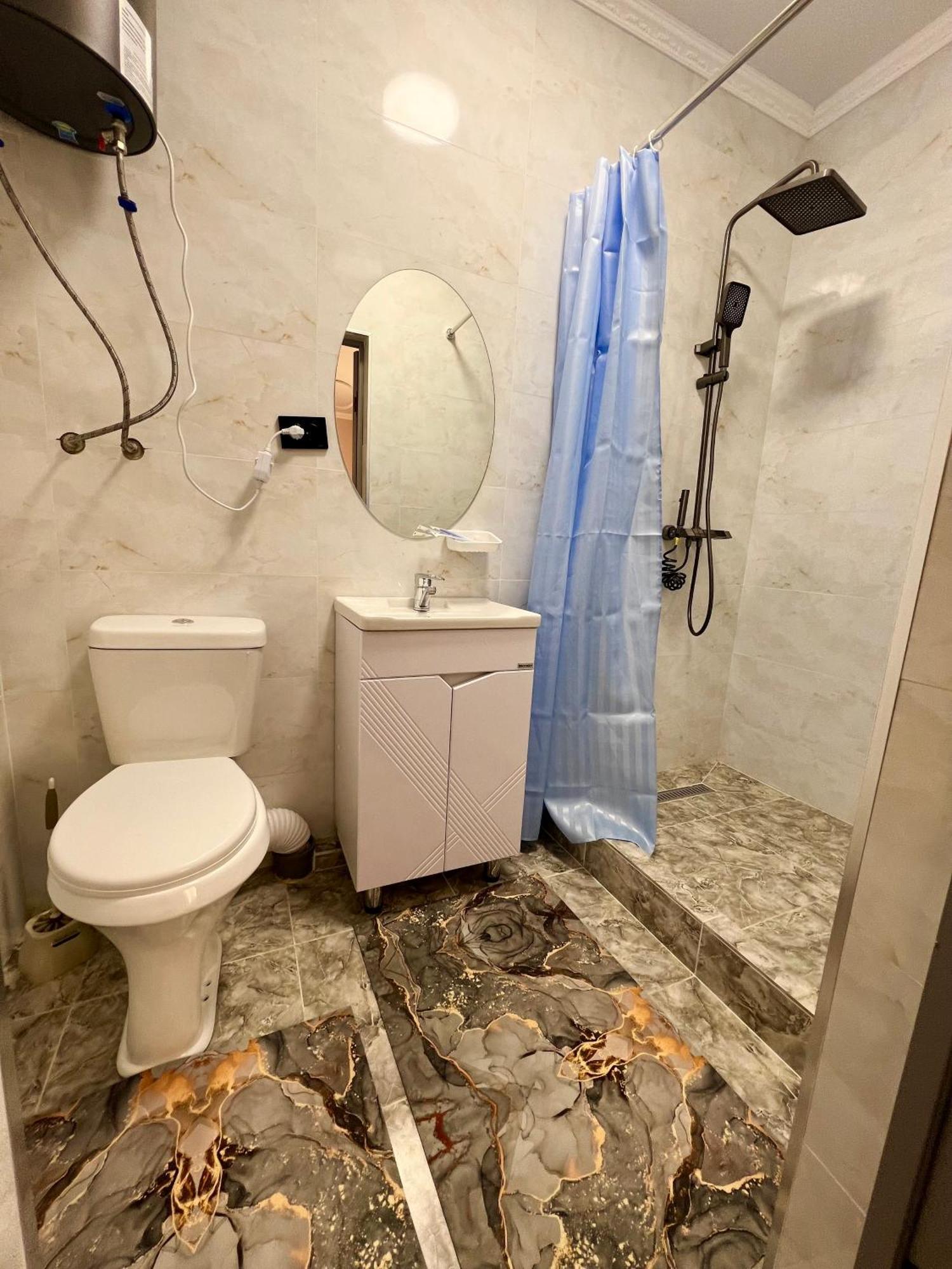 Maral Guesthouse Каракол Экстерьер фото