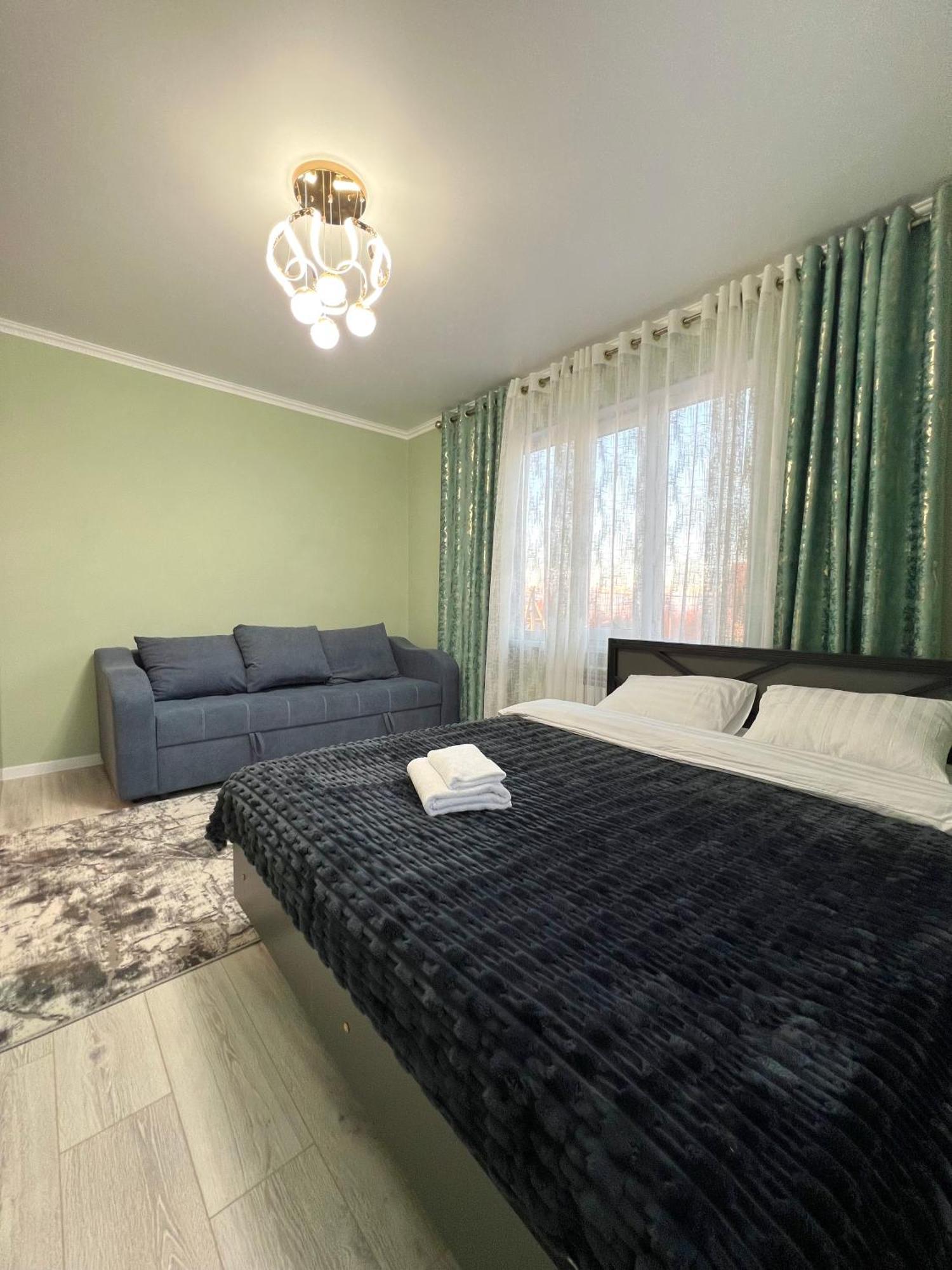Maral Guesthouse Каракол Экстерьер фото