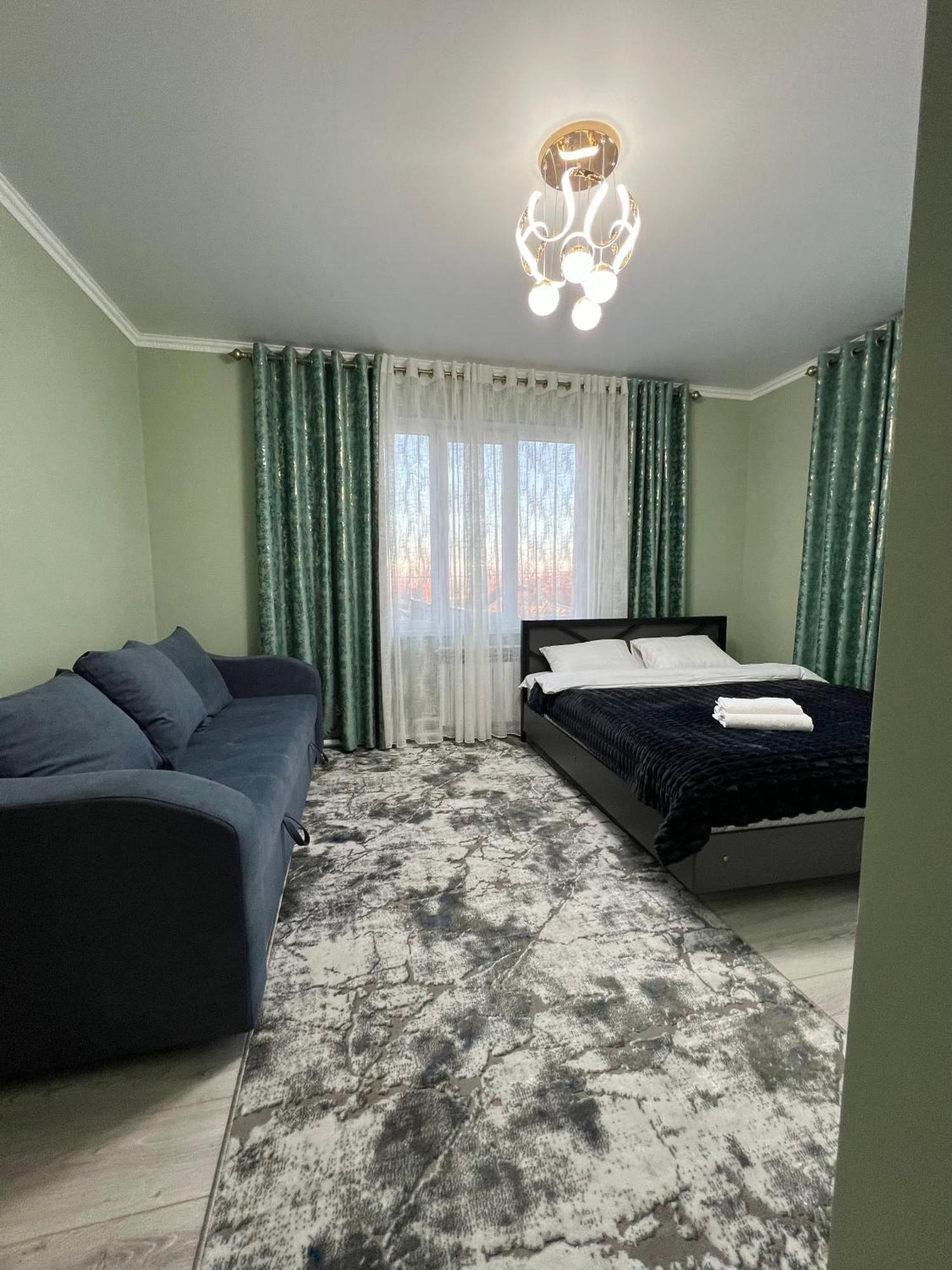 Maral Guesthouse Каракол Экстерьер фото